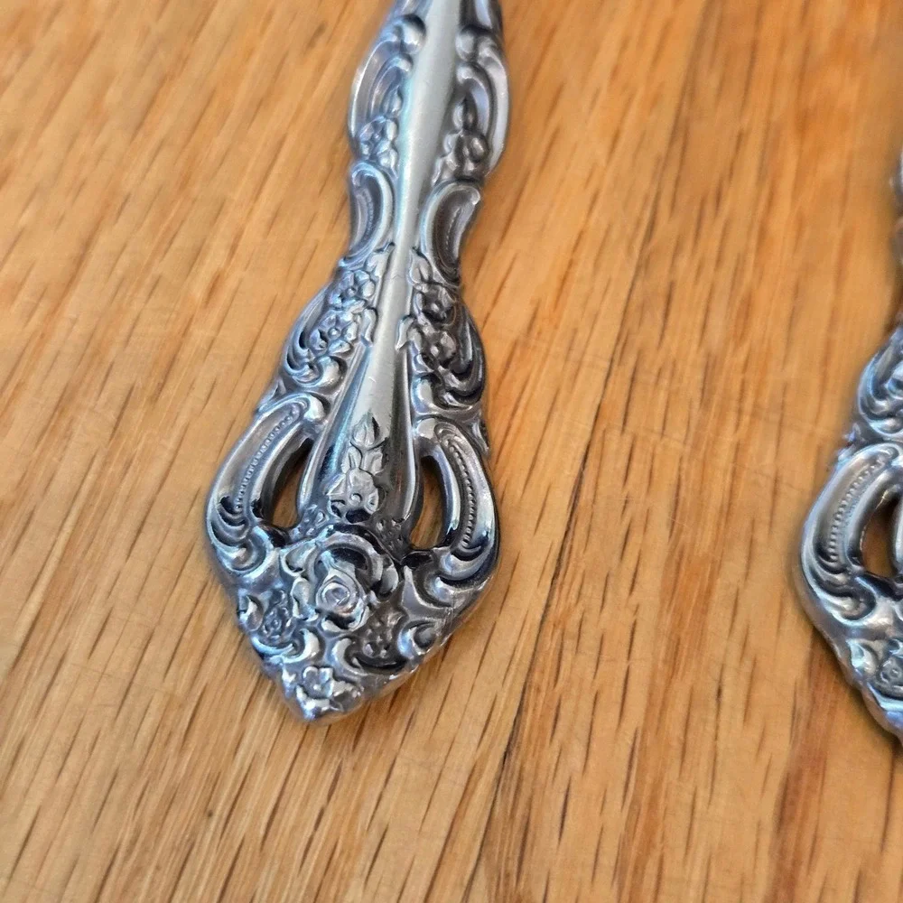 Set of 2‎ Oneida Michelangelo Teaspoons Stainless Floral 6